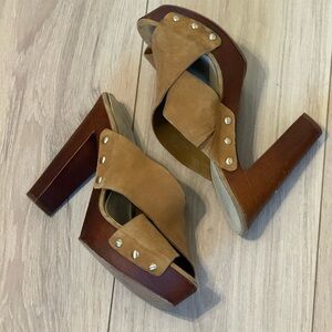 Vince Camuto Tan Platform Sandals